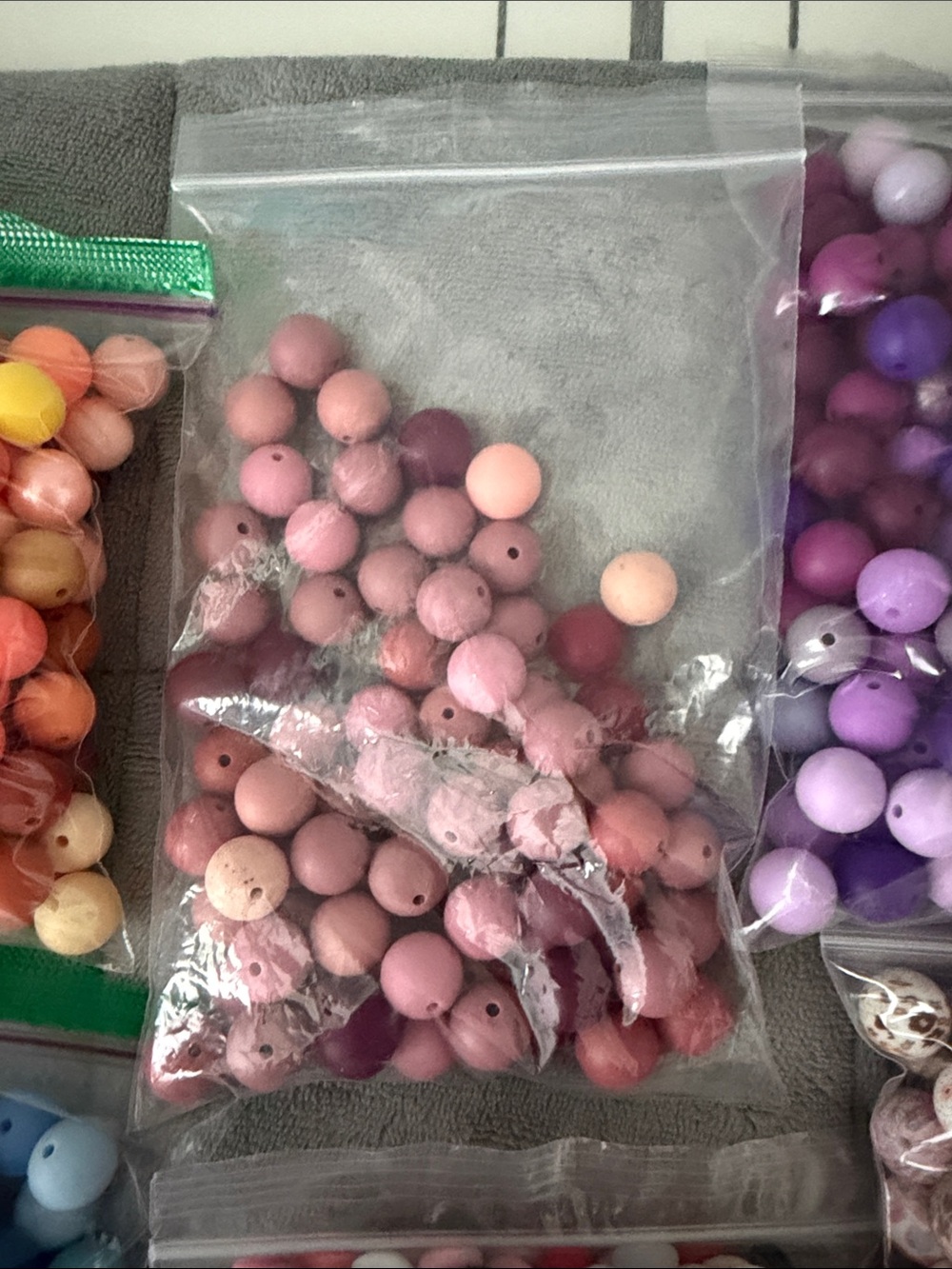 Assortment of silicone beads 15mm and 12mm perfect for crafting - Picture 13 of 16